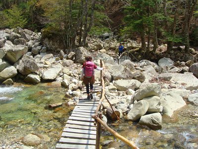 橋は渡りやすかったが慎重にいった