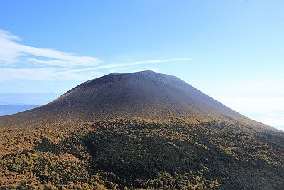 トーミの頭付近から浅間山が姿を現した