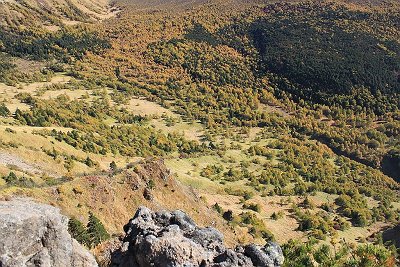 草すべり、こっちに降りようとしたけど、あまりにも天気が良くて稜線を歩くことにした
