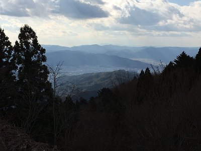 廃墟の屋上から北側の展望が少しだけみえました