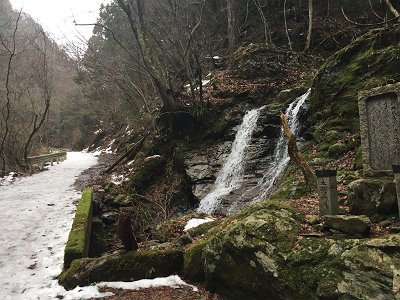 下山時は駐車場からすぐのこの付近に下りてくる