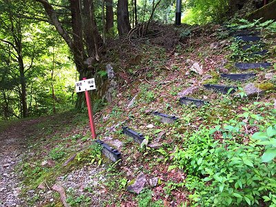 これを右。南谷のほうへ向かっていきます