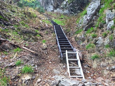 さあここから大普賢への登りが始まります。階段やら急登やらが続きます