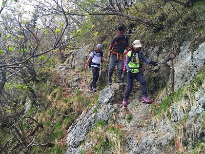 国見岳～七曜岳はこういう鎖場が結構ある