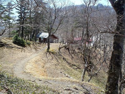 稲村小屋に到着