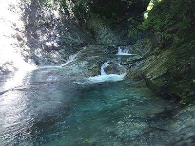 赤鍋滝上部の2Mの滝。