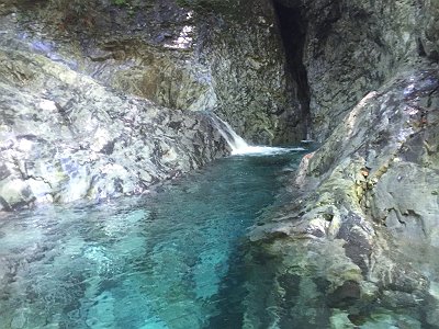 プールのようでした