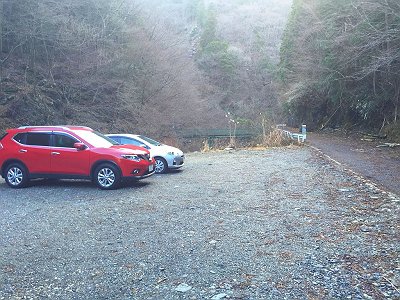 雪のシーズンも終わり今日は平日なのか、車がほとんどいない