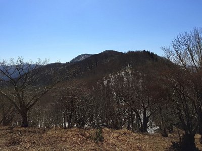 馬駈ノ辻から国見山を望む。何ピーク超えるのか！？