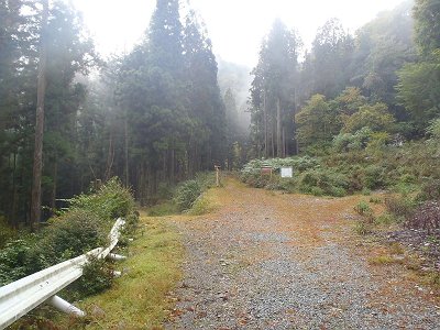 金引橋分岐。左が双門ルート