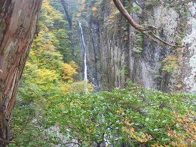 仙人嵓のテラスに到着。双門滝を見る