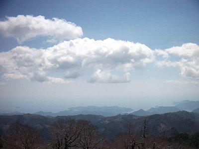 三重側の海が見えます