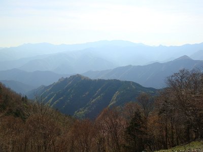大台ヶ原ドライブウェイの途中で大峯側の展望を望んだ