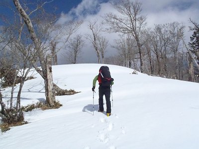 雪は重いし深いしラッセル状態
