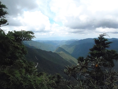 金剛山と葛城山が見える