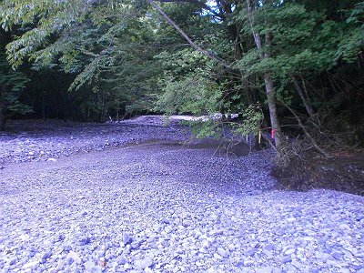 白川八丁。地下に川が流れている