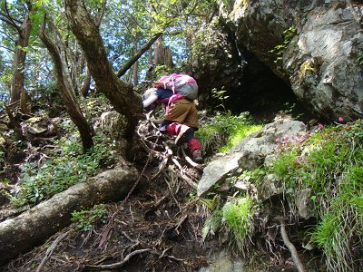 鉄山直下の鎖場