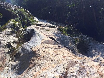 2段10Mの滝を巻く