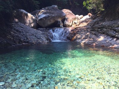 垢離取場にある滝